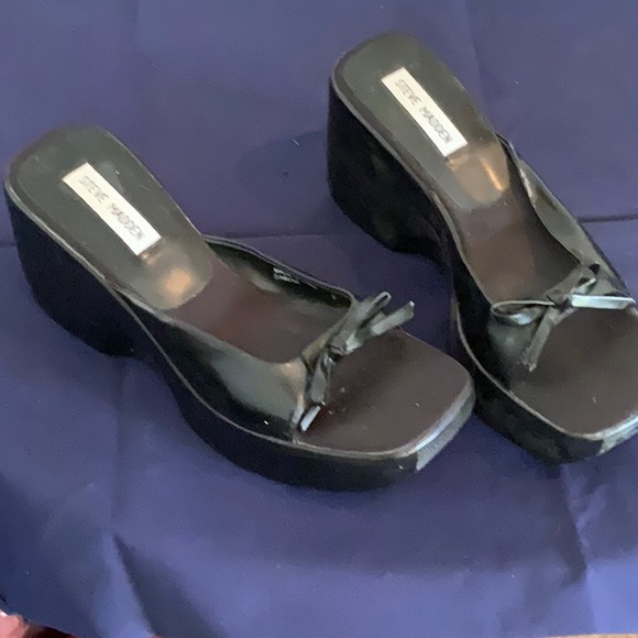 Steve Madden Shoes - Steve Madden black sandals